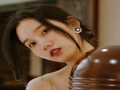 B站暴躁少女csgo,游戏圈新星：她用技术征服观众-1